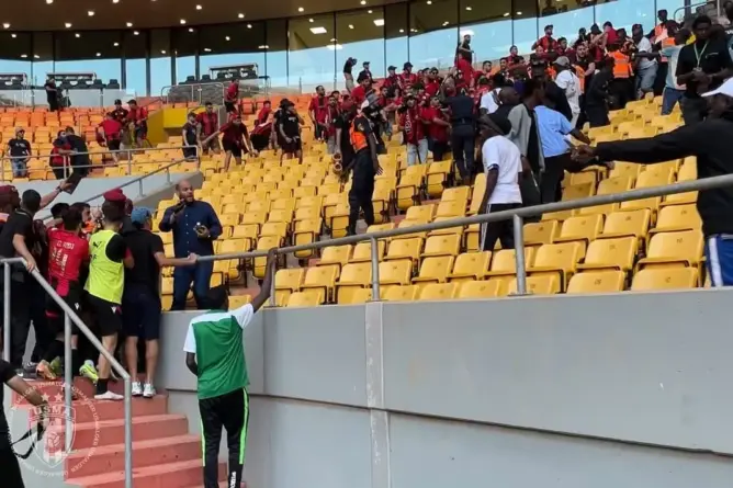 الكاف يفتح تحقيقا في أحداث شغب مباراة اتحاد العاصمة وجاراف السنغالي