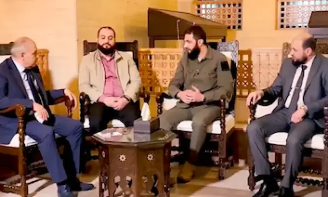الحكومة السورية الانتقالية برئاسة محمد البشير تتسلم رسميا مقاليد السلطة