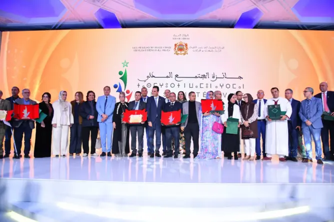 تتويج الفائزين بجائزة المجتمع المدني.. وبايتاس يشيد بدور الجمعيات في تعزيز قيم المواطنة (فيديو)