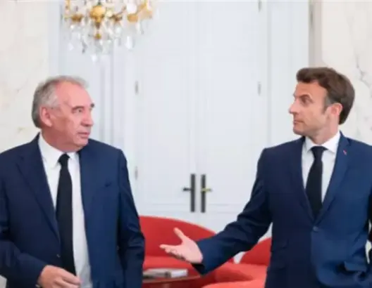 ماكرون يعين فرانسوا بايرو رئيسا جديدا للوزراء