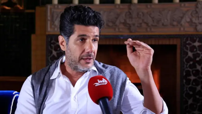عيوش يرد على اتهامه بالترويج لـ”الشذوذ” ويدافع عن حضور “الشيخات” بالسينما المغربية
