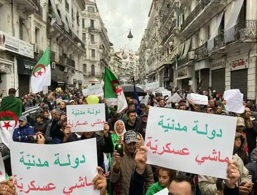 أطلق مواطنون جزائريون حملة رقمية واسعة النطاق عبر منصات التواصل الاجتماعي تحت وسم "مارانيش_راضي"، للتعبير عن استيائهم من