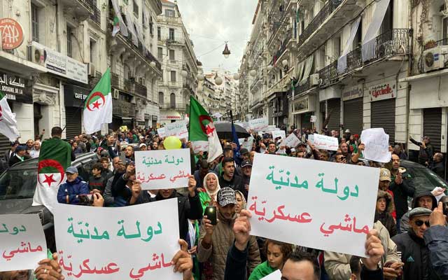 أطلق مواطنون جزائريون حملة رقمية واسعة النطاق عبر منصات التواصل الاجتماعي تحت وسم "مارانيش_راضي"، للتعبير عن استيائهم من