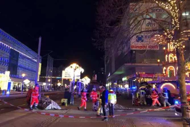 حادث دهس في سوق عيد الميلاد بألمانيا يوقع  قتلى وجرحى
