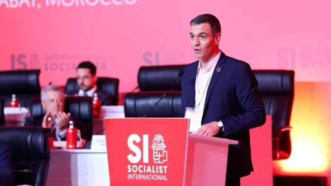 سانشيز يطالب بإنهاء الحرب ضد غزة ويحث الاشتراكيين على الوحدة لمواجهة الأزمات (فيديو)