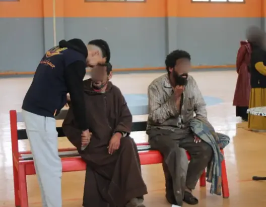 مهرجان بدمنات يستهدف مشردي المدينة وسط إشادة واسعة