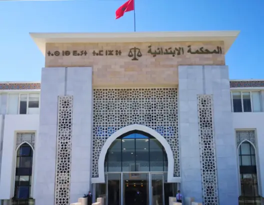 انتحال صفة قائد والنصب يقودان موظفا بمحكمة طنجة إلى السجن