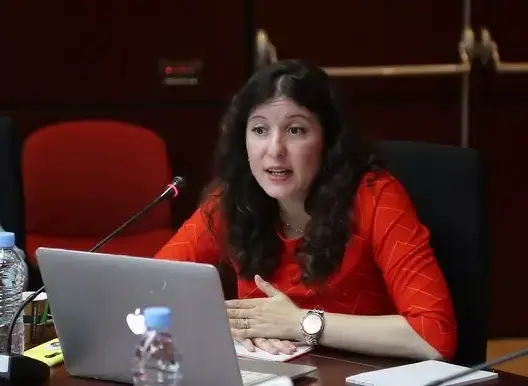 علاقة السياسي بالصحفي علاقة تكامل وتعاون حقيقية