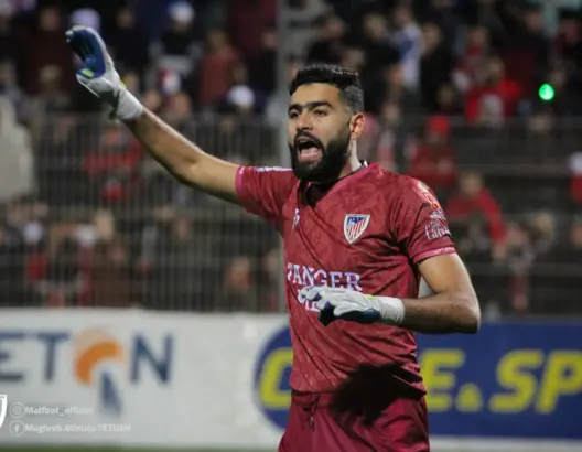 جماهير المغرب التطواني تطرد حارسها الفيلالي من التدريبات