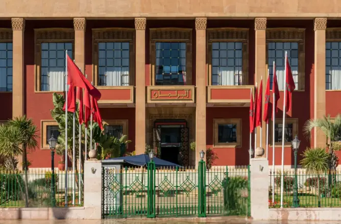 مجلس النواب يصادق بالأغلبية على قانون جديد يعيد هيكلة هيئة الأطباء