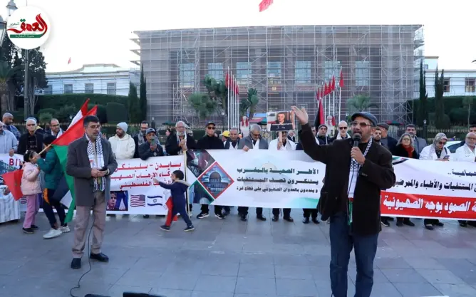 أطباء مغاربة يتضامنون مع غزة في وقفة أمام البرلمان بعد اعتقال الدكتور أبو صفية