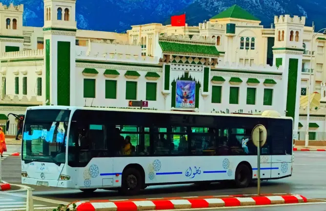 “الرواتب والطرد” يدفعان عُمال حافلات تطوان لإنذار “إيصال المدينة” بإضراب جزئي.. والشركة تتعهد بالحل