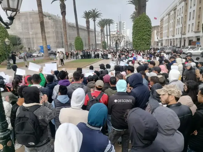 احتجاجا على النقل والسكن.. طلبة جامعة فاس يهددون بمقاطعة الامتحانات