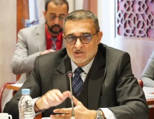 العرايشي يعلن قرب الاستحواذ على قنوات الإعلام العمومي ويتعهد بحماية خطوط تحريرها