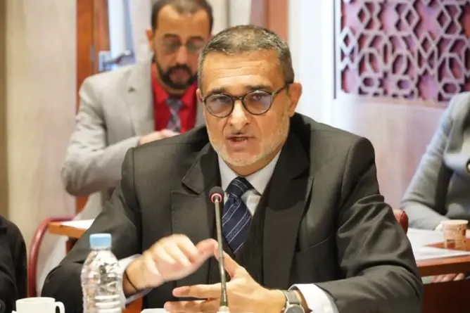 العرايشي يعلن قرب الاستحواذ على قنوات الإعلام العمومي ويتعهد بحماية خطوط تحريرها