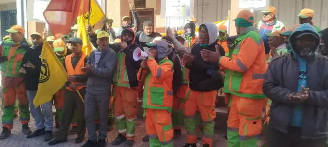 عمال النظافة بورزازات يحتجون ضد محاربة العمل النقابي