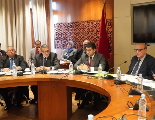 المعارضة تنتقد تراجع الإعلام العمومي وتقترح مجلسا خاصا بأخلاقيات المهنة