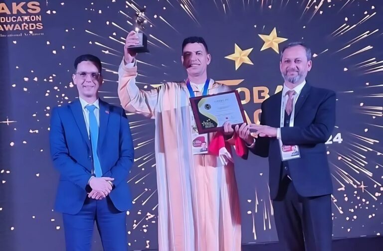 أستاذ مغربي يتوج في الهند بجائزة “المعلم العالمية لسنة 2024”