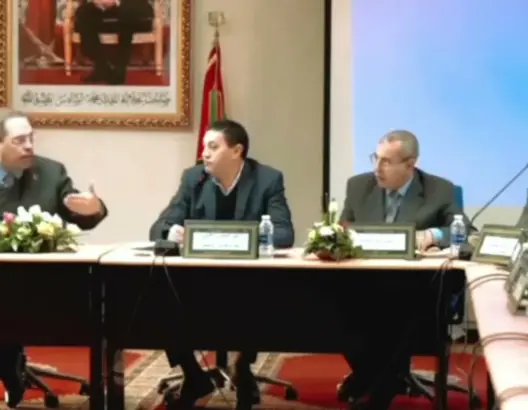 عامل سطات يهين المدير الإقليمي للتعليم أمام الملأ ويثير ردود فعل غاضبة (فيديو)