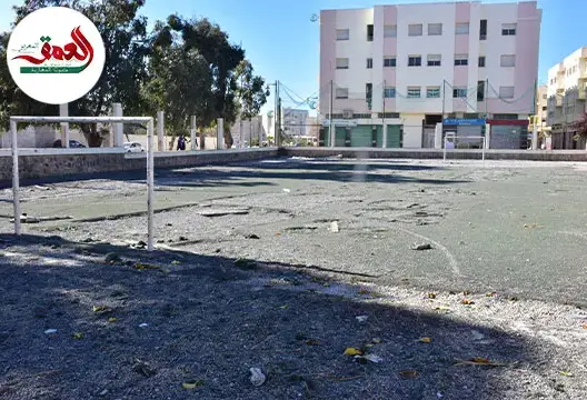 ملعب للقرب بفاس يتحول إلى وجهة للمنحرفين.. وسكان يطالبون إصلاحه أو هدمه (فيديو)