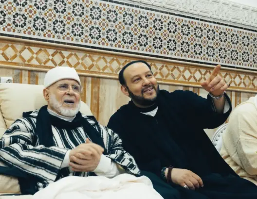 الطريقة البودشيشية تخلد ذكرى وفاة شيخها حمزة.. وجمال الدين يوصي بالخلافة لابنه “منير”
