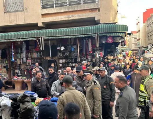 سلطات طنجة تشن حملات لتحرير الشوارع من البائعين المتجولين