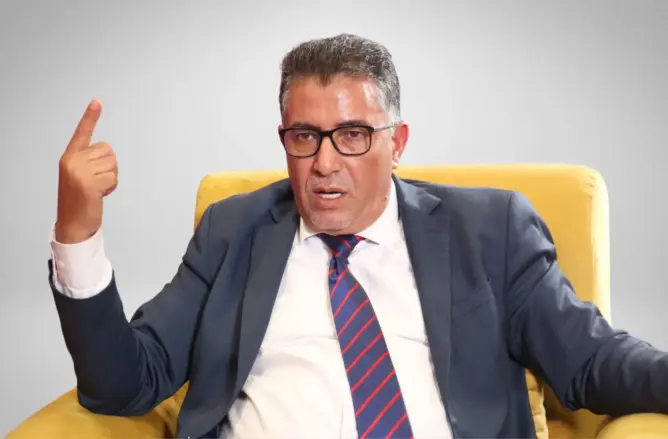 حموني: لاسلطة للأحزاب لمنع غياب البرلمانيين.. ويجب تضييق الخناق على “السلايتية”