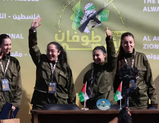 “القسام” تفرج عن 4 مجندات إسرائيليات وتسلمهن للصليب الأحمر