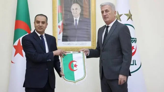 الاتحاد الجزائري يكتفي بإيفاد المدرب لحضور قرعة “كان 2025” في المغرب