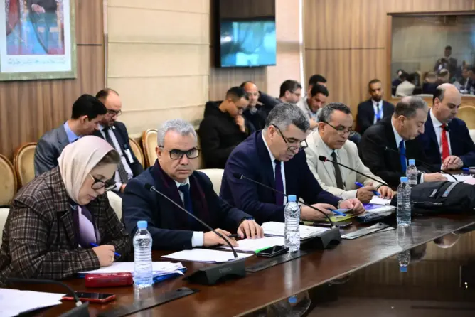 برلماني يطالب بإلغاء الاقتطاع من أجور المضربين ويقترح إحداث صندوق لتعويضهم
