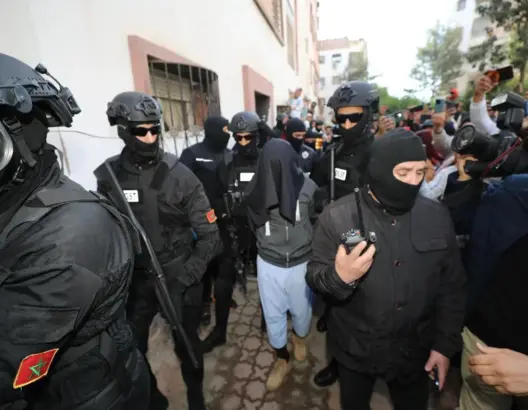 بعد 23 سنة على أحداث 16 ماي.. خبير يبرز كيف صنعت حوكمة “إمارة المؤمنين” واليقظة الأمنية تفوق النموذج المغربي