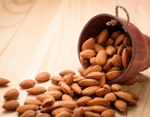 واردات المغرب من اللوز الأمريكي تلتهم أكثر من 1.7 مليار درهم من العملة الصعبة