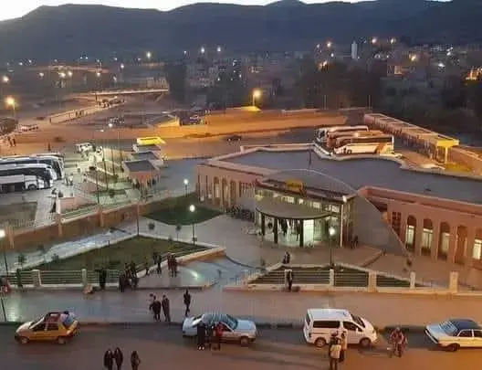 حقوقيون يرفضون هدر الملايير لبناء محطة خنيفرة.. والرئيس يتمسك بـ”توجهات الدولة”
