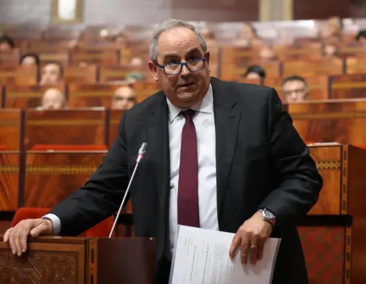 الاكتظاظ في كليات الطب و”ضرب مجانية التعليم” يحاصران ميداوي بالبرلمان