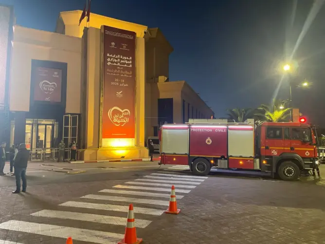 حريق بقصر المؤتمرات بمراكش يودي بحياة شخصين وإصابة 3 آخرين (فيديو)
