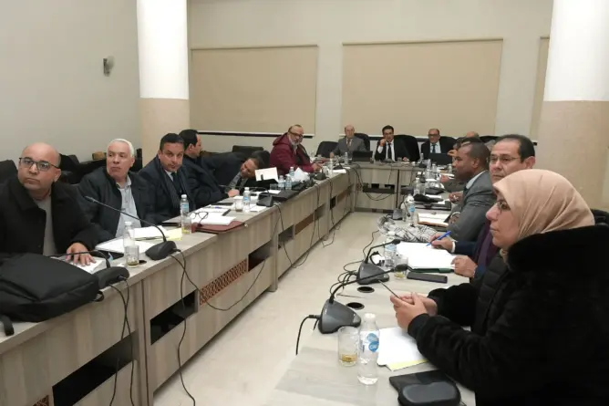 النقابات تنتزع التزام برادة بتسوية ملفات عالقة وتحذر من محاولة الالتفاف