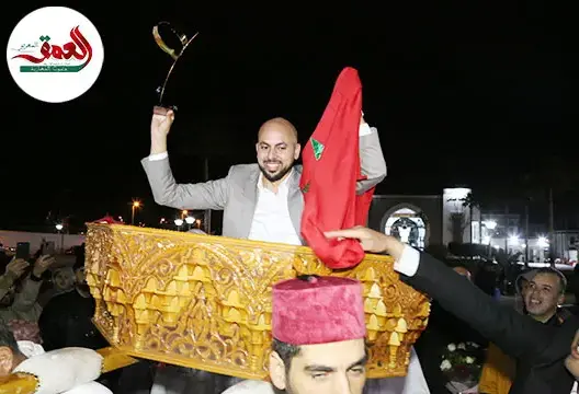 استقبال أحمد زينون الفائز بجائزة صانع الأمل بفاس