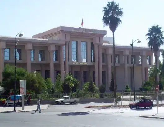 حجر طائش ينهي حياة تلميذ بمكناس.. ومتابعة 15 تلميذا في حالة اعتقال