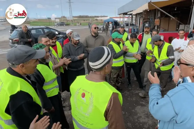 الجديدة.. هدم محلات المأكولات بأولاد احسين
