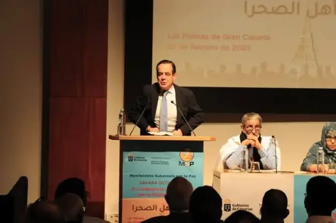 وزير الدفاع الإسباني الأسبق: الجزائر مسؤولة عن عرقلة تسوية نزاع الصحراء