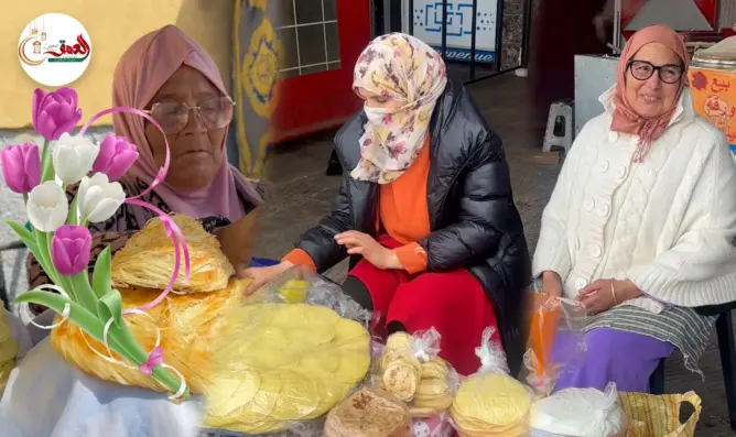 نساء يكافحن لكسب قوت أطفالهن على قارعة الطريق