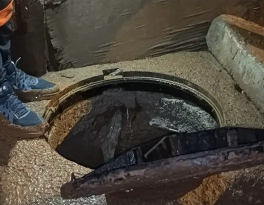 النيابة العامة تفتح تحقيقا في وفاة الطفلة يسرى ببالوعة صرف صحي ببركان