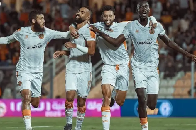 نهضة بركان يخطو بثبات نحو حصد لقبه الأول والفتح يفرض التعادل على الوداد