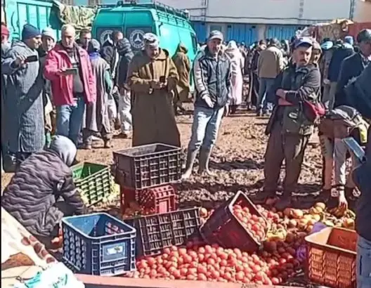 مواطنون يقاطعون تجار سوق “اهرمومو” احتجاجا على غلاء الأسعار