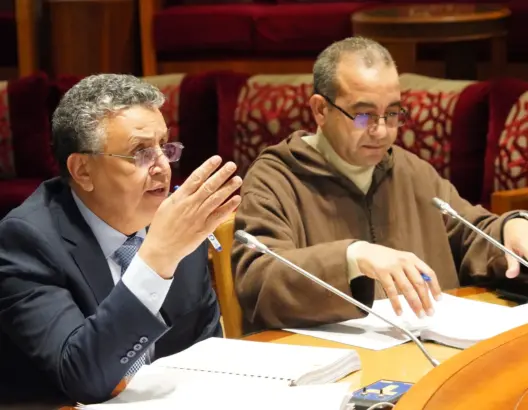 تقييد تقاضي الجمعيات يثير قلق برلمانيين.. ووهبي يتصدى لـ”عصابات المال العام”