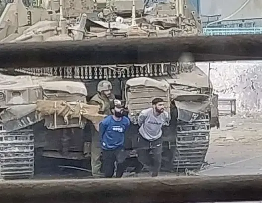ضابط رفيع بالجيش الإسرائيلي: نستخدم الفلسطينيين دروعا بشرية 6 مرات على الأقل يوميا بغزة