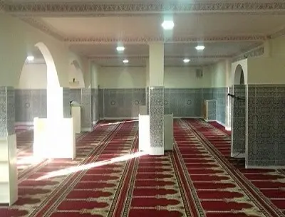 إمام ومؤذن يتشاجران داخل مسجد بخنيفرة بسبب مياه معدنية