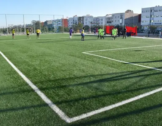 “حيف الملاعب” يخلق صراعات بالحي الحسني.. والمقاطعة تتحجج بغياب العقارات