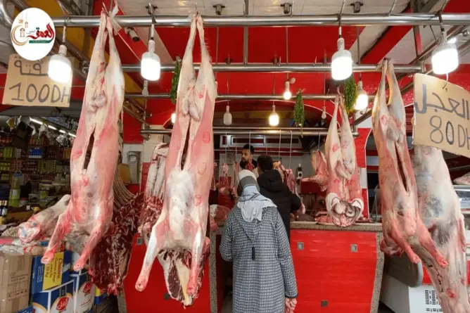 جزار بأزمور يقتفي آثار مول الحوت
