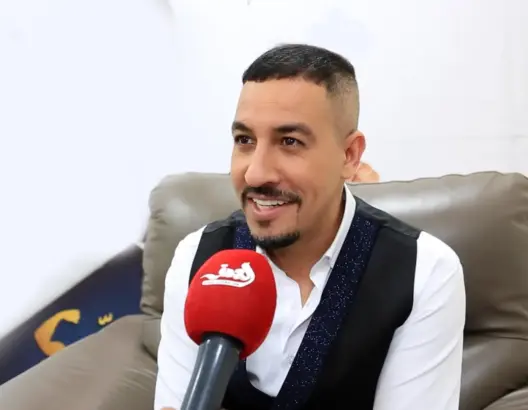 “جريت في السبيطارات واستُنزفت”.. الفنان يسار يفتح جراح القطاع الصحي أمام رئيس الحكومة المقبل